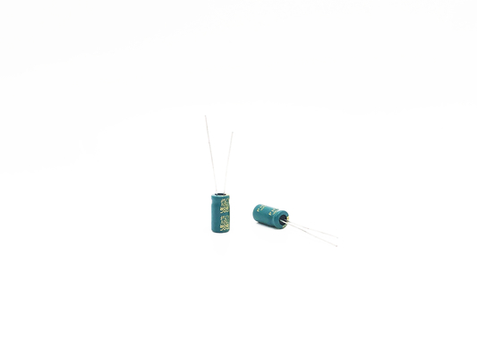 Cylinder 4.7UF 250V Al Electrolytic Capacitor 8x9MM ISO9001
