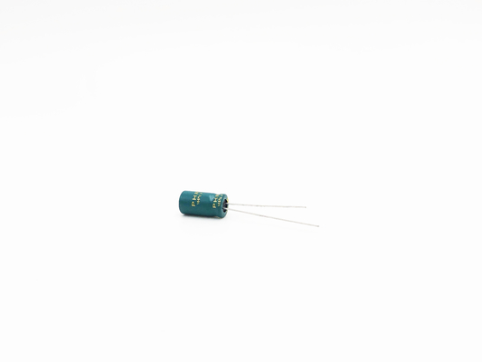 Cylinder 4.7UF 250V Al Electrolytic Capacitor 8x9MM ISO9001